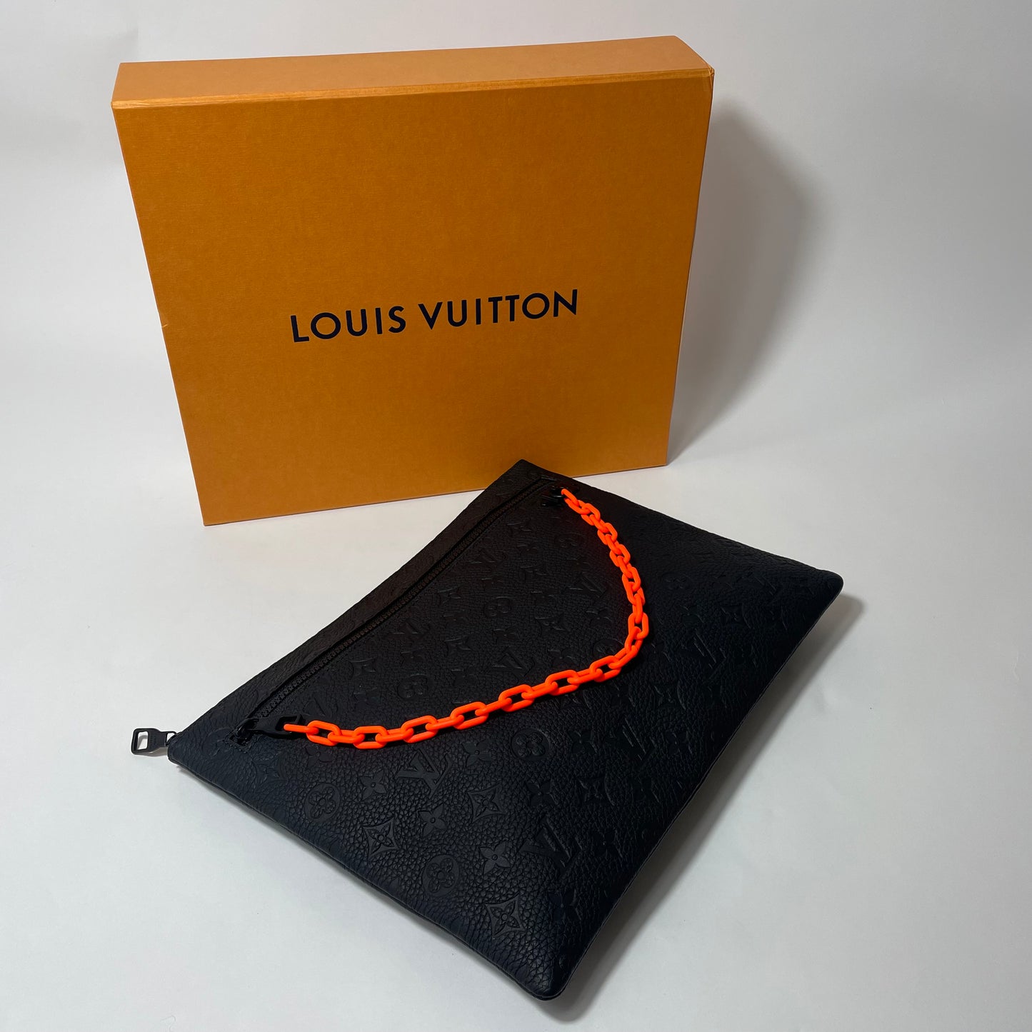 Louis Vuitton A4 Pochette Monogram Absolute Black