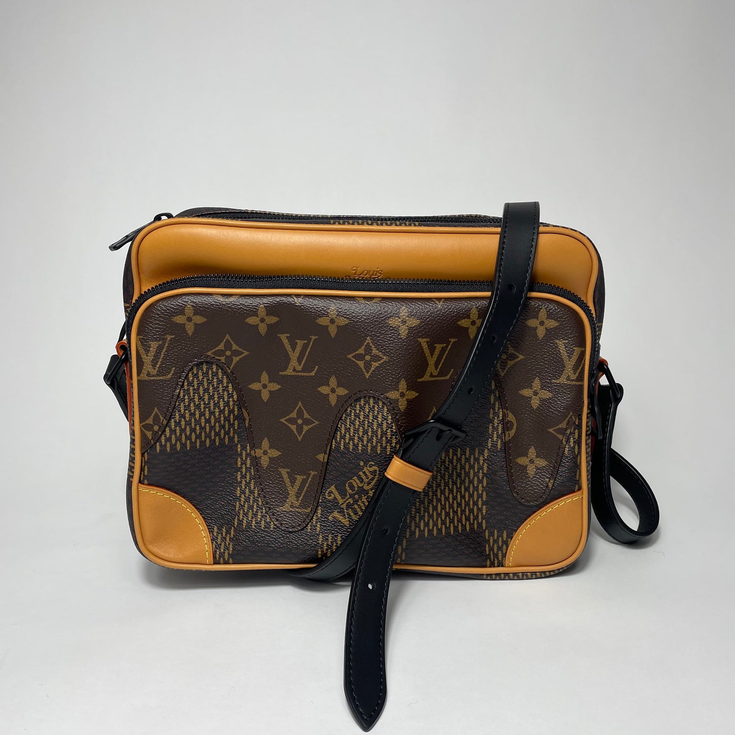 Louis Vuitton Damièr Abene Nigo Messenger