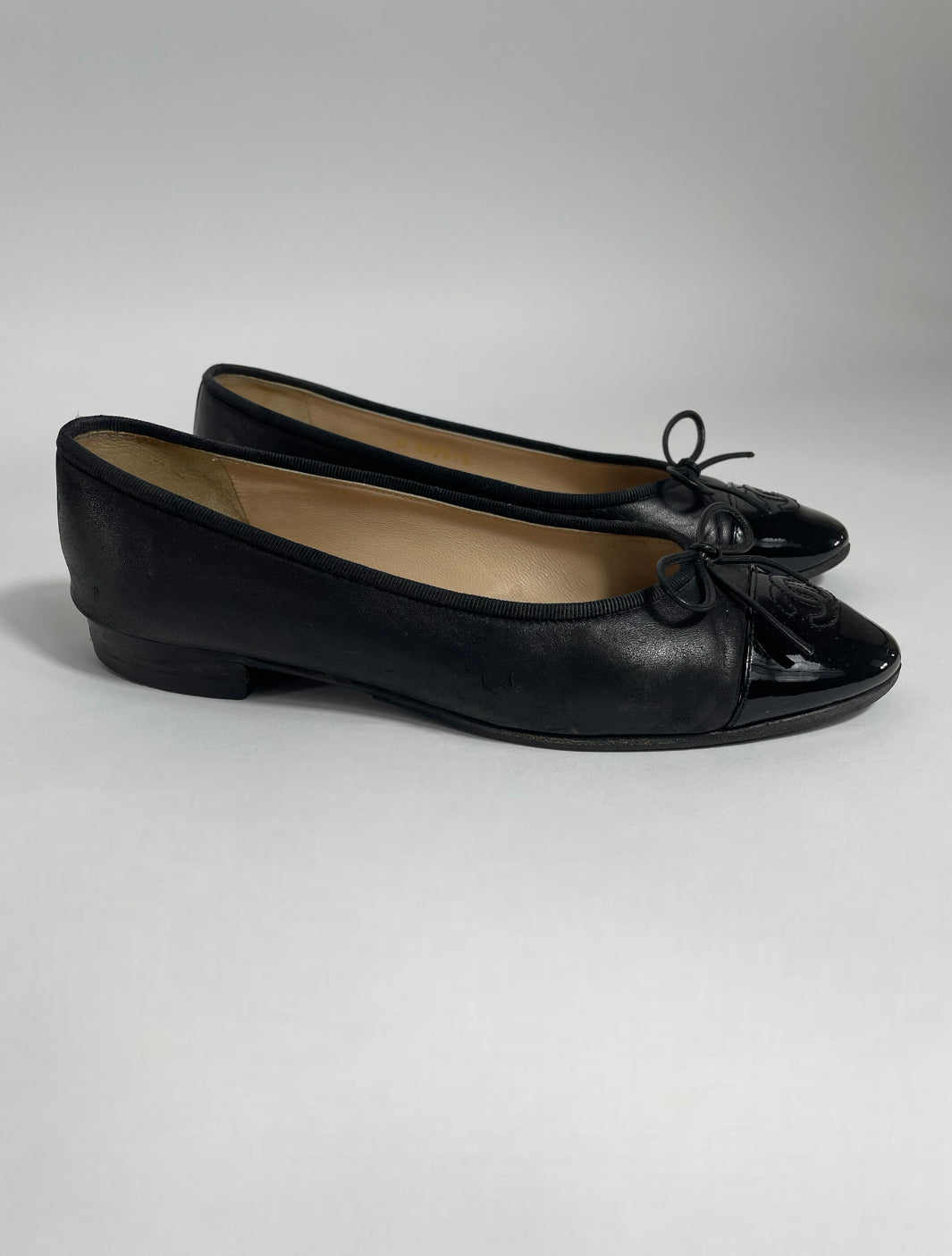 Chanel Flats Womens EU 37/ UK 4